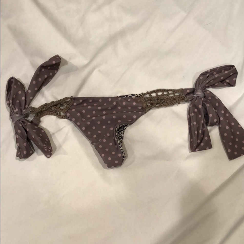 Acacia polka dot bottom